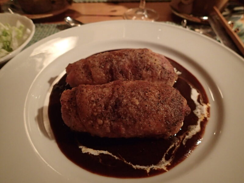バケーションインの肉料理を撮った写真
